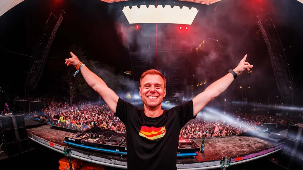 armin_van_buuren_ultra_music_festival.jpg