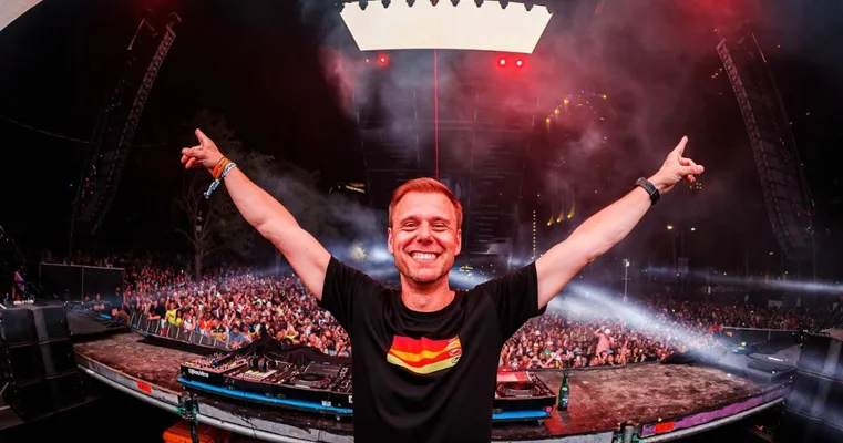armin_van_buuren_ultra_music_festival.jpg