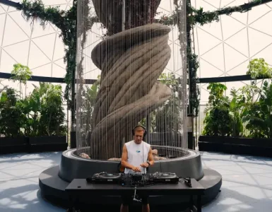 ARMIN VAN BUUREN: VINYL DJ SET EN UNVRS POR ASOT 25 AÑOS