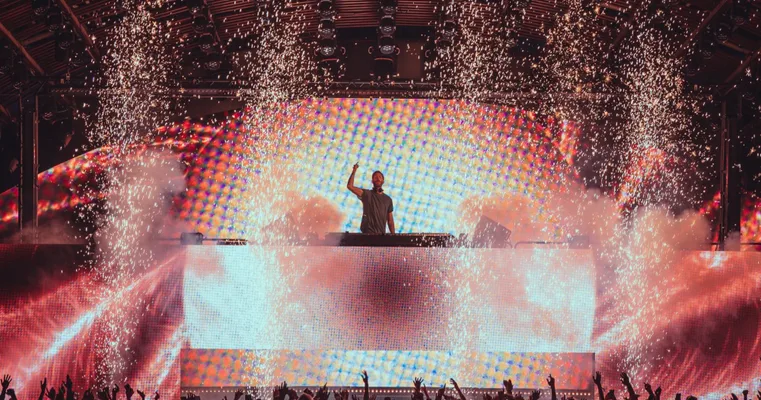 calvin_harris_ushiaua.jpg