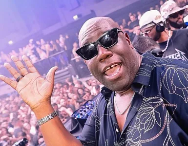 CARL COX VUELVE A IBIZA: 16 DOMINGOS EN UNVRS PARA ESCRIBIR HISTORIA