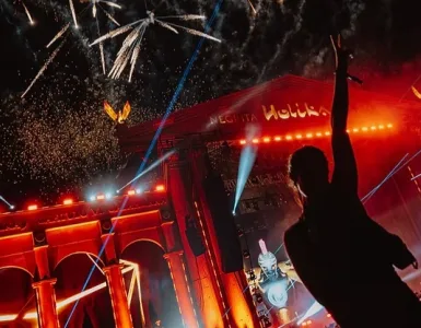 HARDWELL Y ARMIN VAN BUUREN ARDEN EN HOLIKA 2026
