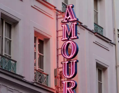HOTEL AMOUR PARIS: 20 AÑOS DE FIESTA ELECTRONICA