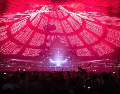 TOMORROWLAND CREA SU FESTIVAL HARD TECHNO