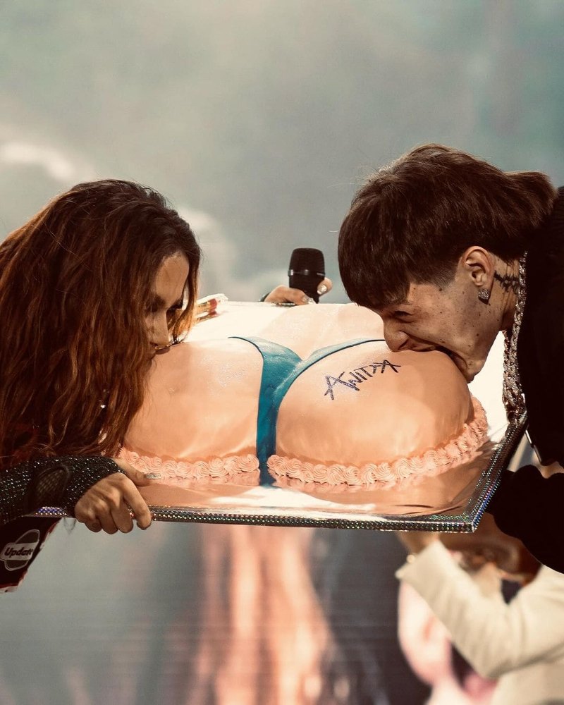 anitta_peso_pluma.jpg