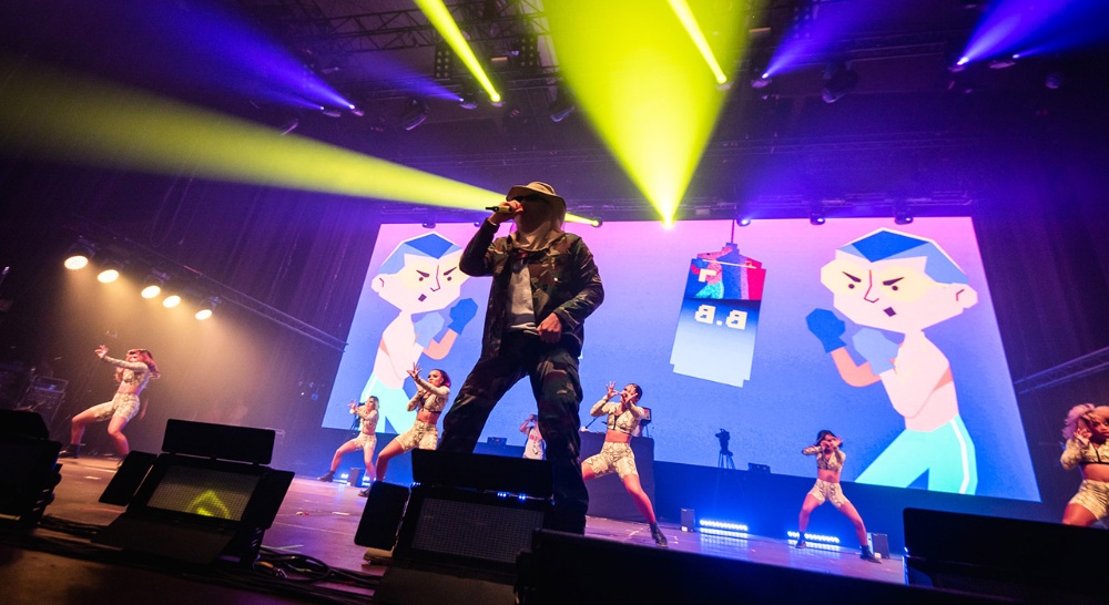 bad_gyal_enciende_el_penltimo_concierto_de_bad_bunny.jpg