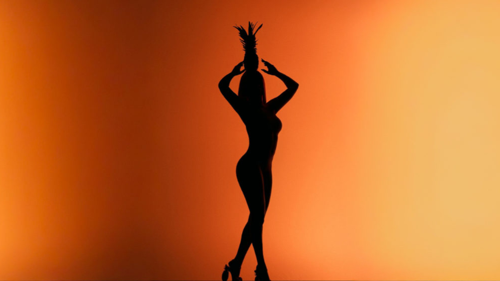 crazy_horse_paris_karol_g.jpg