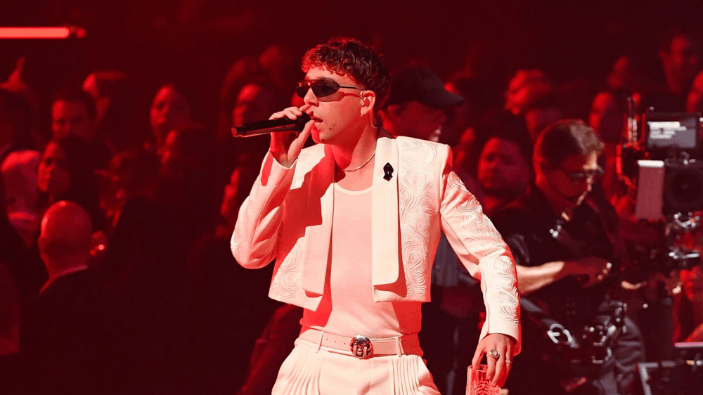 quevedo_cantante_2025_buenas_nohes_world_tour.png