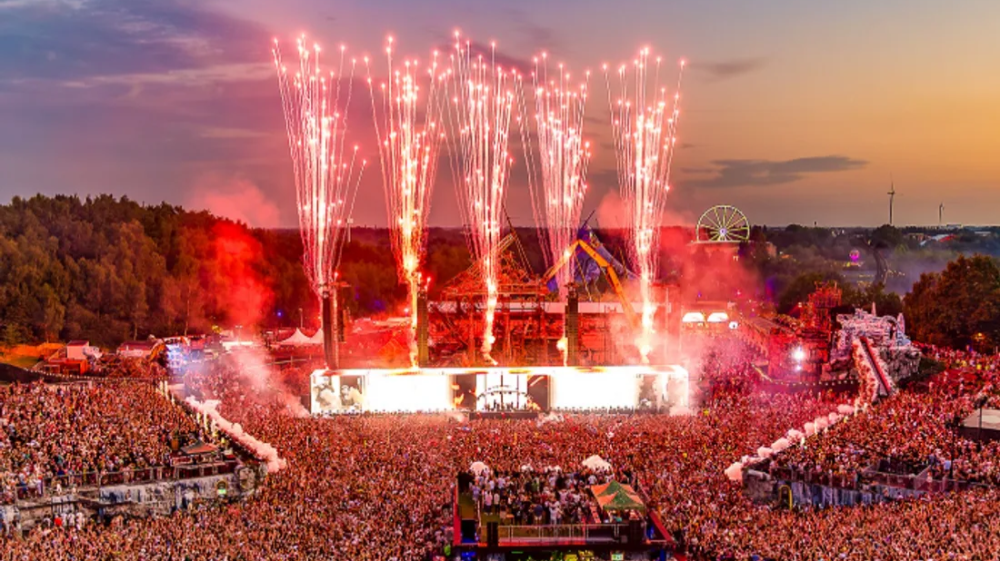 tomorrowland_2025_main_stage.webp