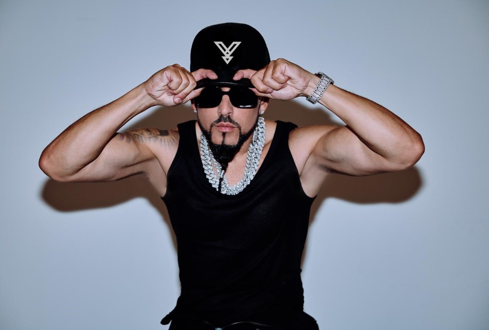 yandel_-_elyte.jpg