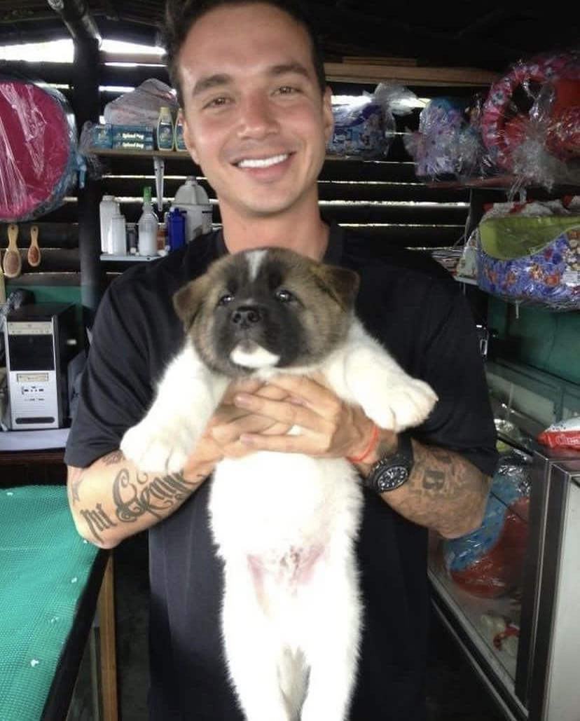 j_balvin_enzo.jpeg