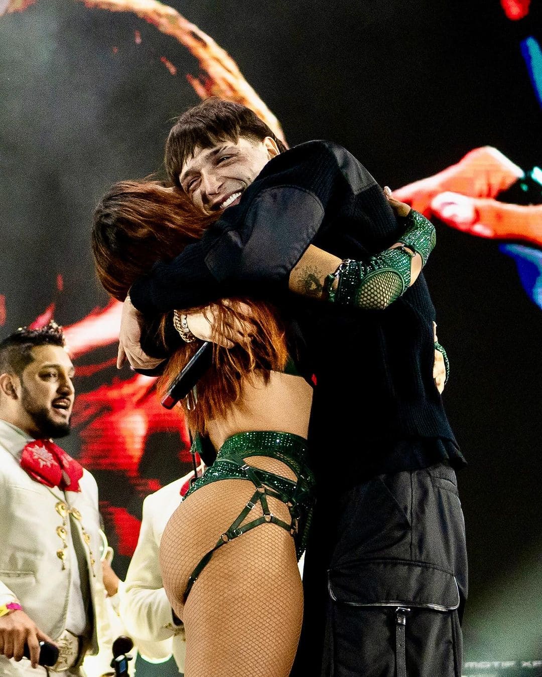 peso_pluma_y_anitta.jpg